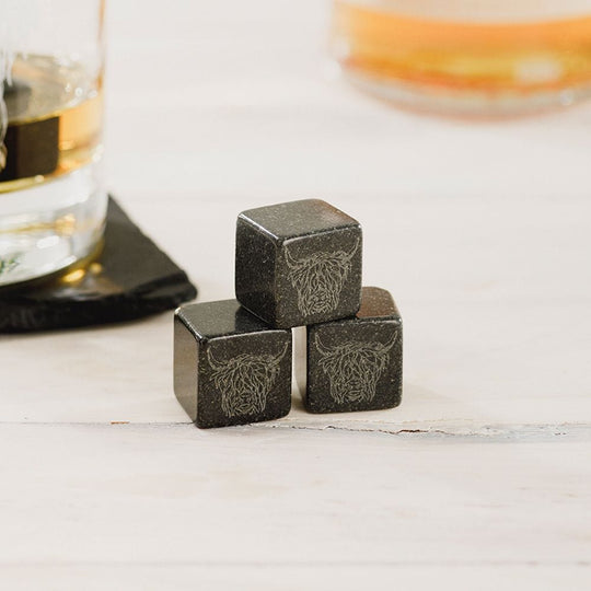 Just Slate – Whisky Stones – Engraved Highland Cow – Gift Set - Mood4whisky