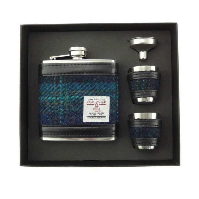 Flachmann Tartan Blau mit Türkis – Luxus-Set – Harris Tweed – Glen Appin of Scotland