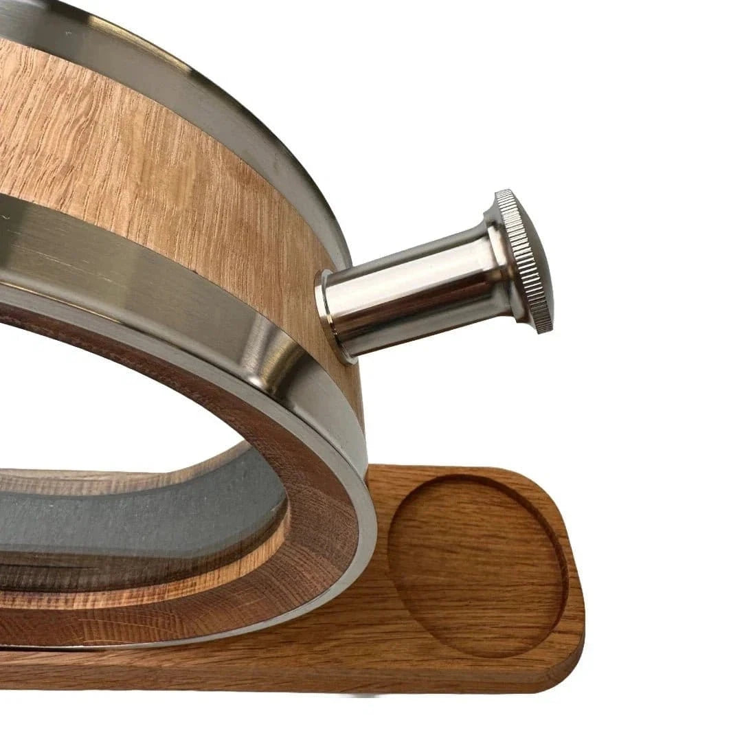 Porthole Decanter 500 ml – Luxe whiskykaraf van geblakerd Amerikaans eiken & glas – afbeelding 3