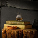 Verkostungsglas graviert mit schottischem Hochlandrind – Just Slate Company Scotland