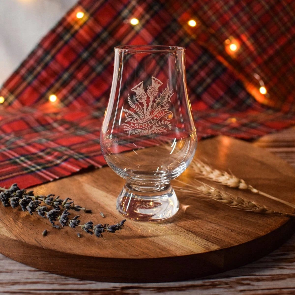 Whisky glass engraved with thistle – Glencairn Crystal Scotland – image 2