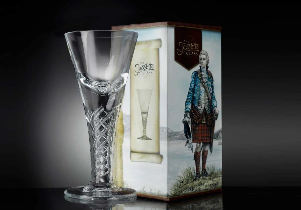 Whiskyglas Jacobite – Illustrierte Verpackung – Glencairn Crystal Scotland – Bild 2