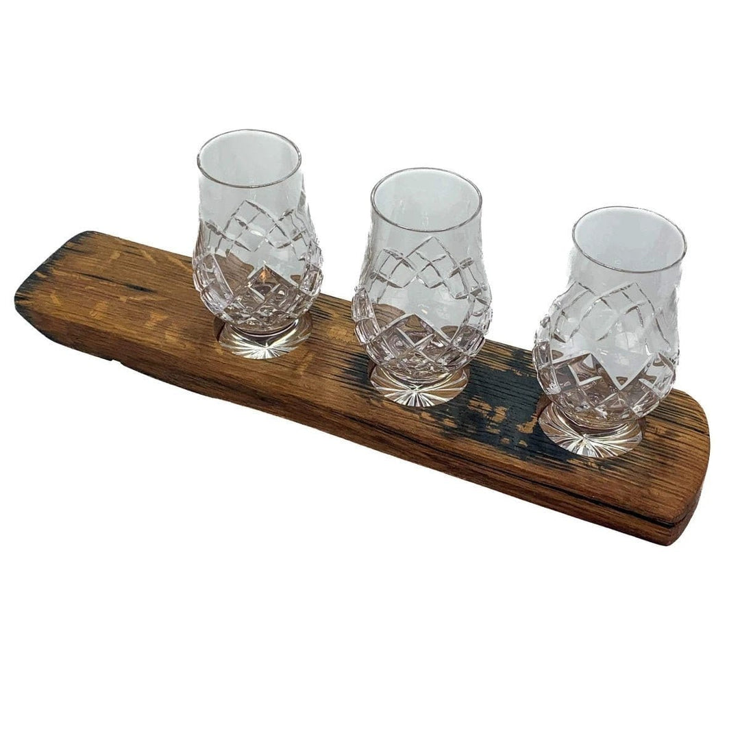 Whiskyglashalter aus alten Whiskyfässern mit 3 Glencairn Cut-Whiskygläsern – Darach und Glencairn Crystal Scotland