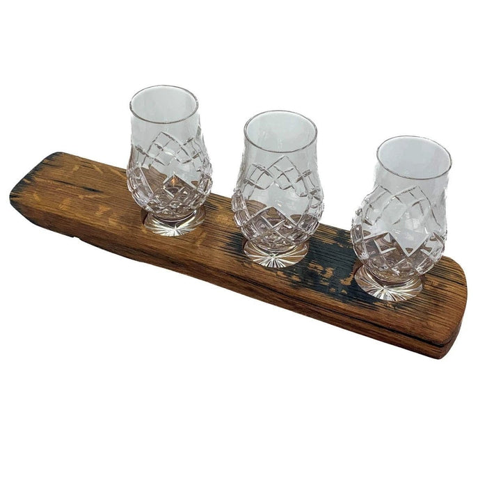 Whiskyglashouder van oude whiskyvaten met 3 Glencairn Cut-whiskyglazen – Darach en Glencairn Crystal Scotland