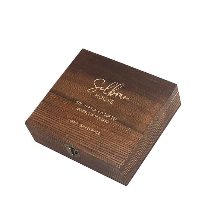 Selbrae House – Hip Flask Set – Metal Engraved – Golf Design - Mood4whisky