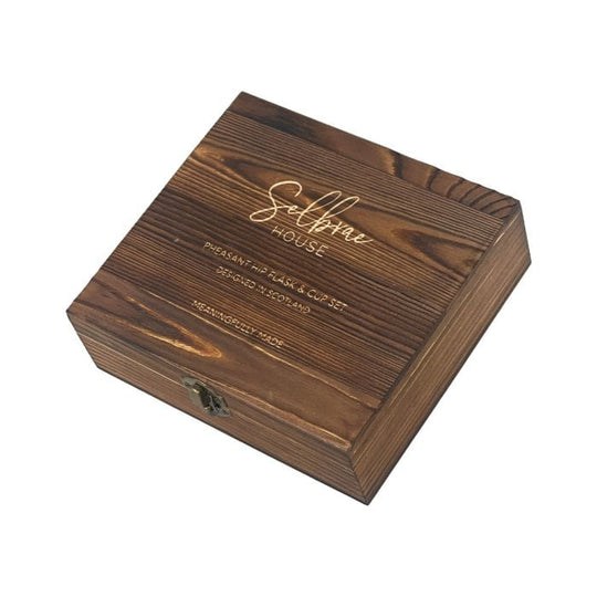 Selbrae House – Hip Flask Set – Metal Engraved – Pheasant Design - Mood4whisky